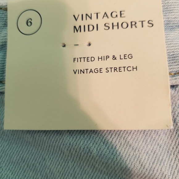 NWT Universal Thread Vintage Midi Light Blue Denim Shorts 6/28R - Picture 4 of 7